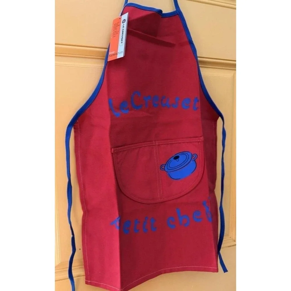 Le Creuset Kids Junior Apron Red Little Chef Petit Adjustable One Size NWT Rare